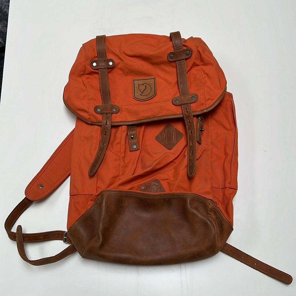 Fjallraven rucksack no. 21 large. Orange.